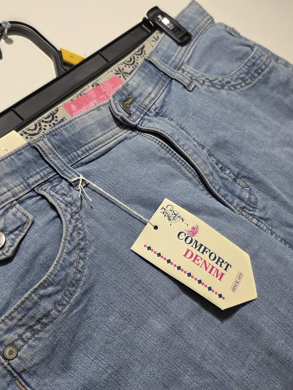 NWT! Comfort Denim Light Wash Cuffed Hem Shorts Plus Size 18 👖✨💙🔥
